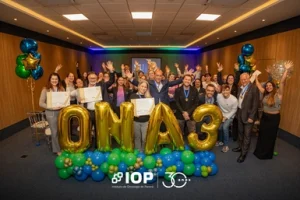 Time IOP recebendo certificado ONA 3