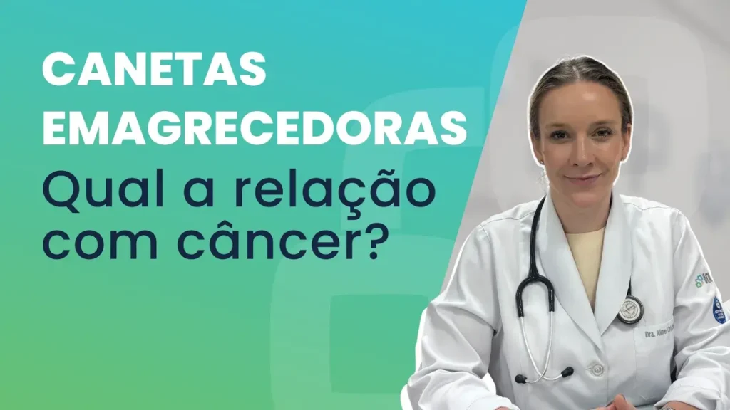 Médica oncologista em consultório explicando qual é a relação entre canetas emagrecedoras e o risco de câncer